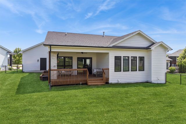 855 Augusta Court, Waukee, IA 50263