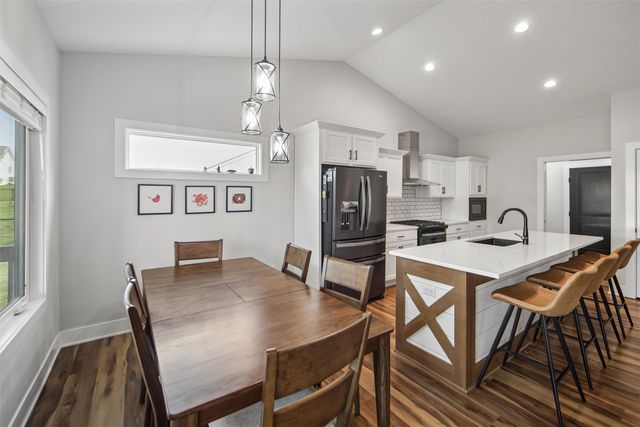 855 Augusta Court, Waukee, IA 50263