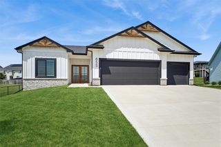 855 Augusta Court, Waukee, IA 50263