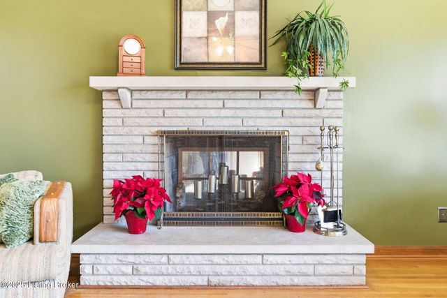 9701 Fern Creek Rd, Louisville, KY 40291