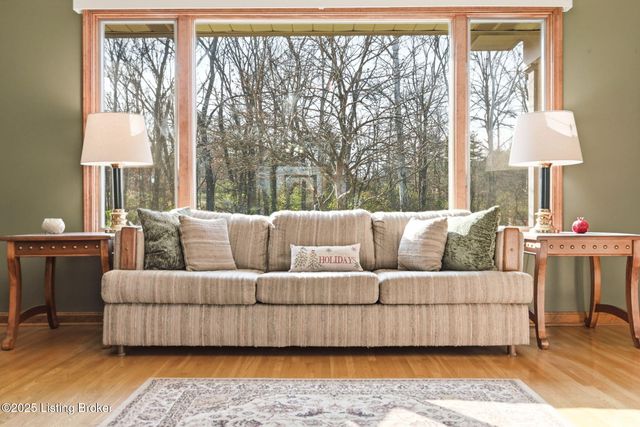 9701 Fern Creek Rd, Louisville, KY 40291