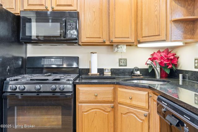 9701 Fern Creek Rd, Louisville, KY 40291