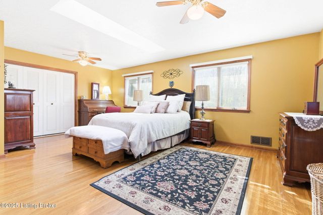 9701 Fern Creek Rd, Louisville, KY 40291