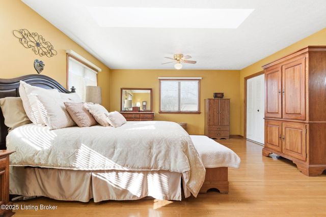 9701 Fern Creek Rd, Louisville, KY 40291