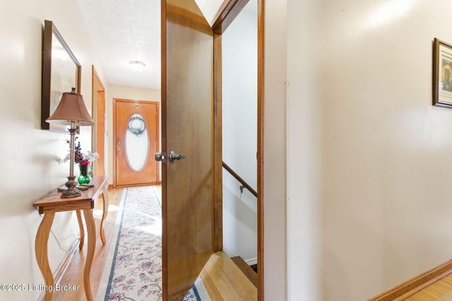 9701 Fern Creek Rd, Louisville, KY 40291