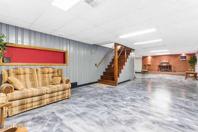 9701 Fern Creek Rd, Louisville, KY 40291