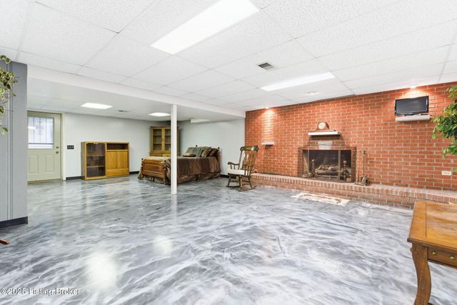 9701 Fern Creek Rd, Louisville, KY 40291