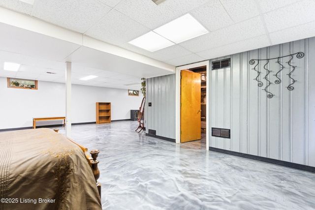 9701 Fern Creek Rd, Louisville, KY 40291