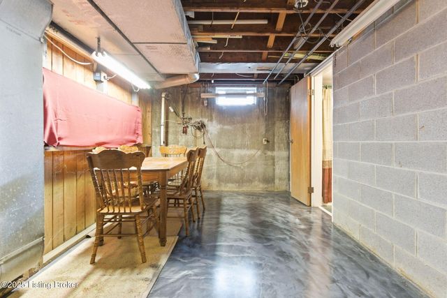 9701 Fern Creek Rd, Louisville, KY 40291