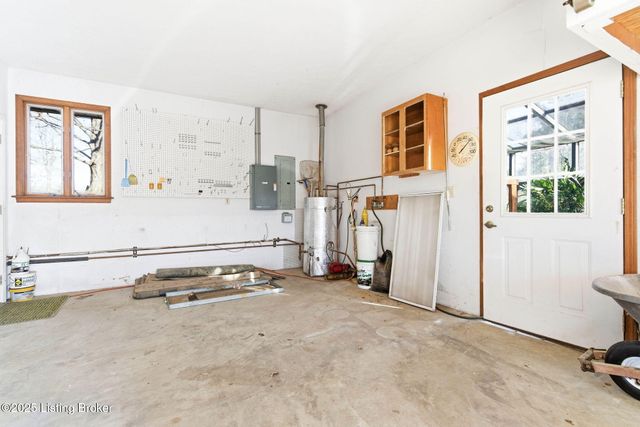 9701 Fern Creek Rd, Louisville, KY 40291