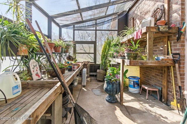 9701 Fern Creek Rd, Louisville, KY 40291