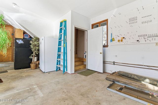 9701 Fern Creek Rd, Louisville, KY 40291