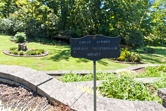 9701 Fern Creek Rd, Louisville, KY 40291