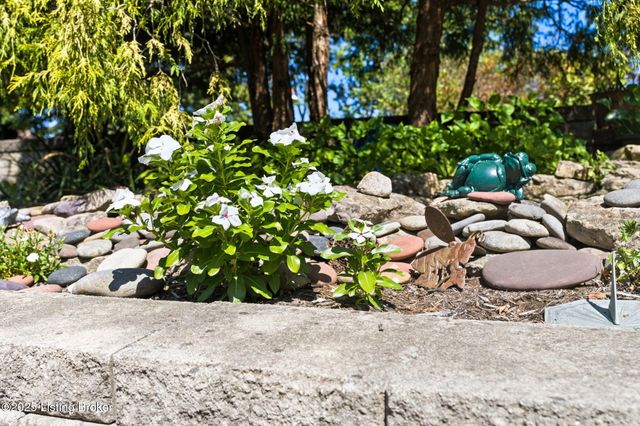 9701 Fern Creek Rd, Louisville, KY 40291