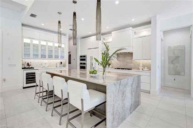 3124 Livorno LN, Naples, FL 34114