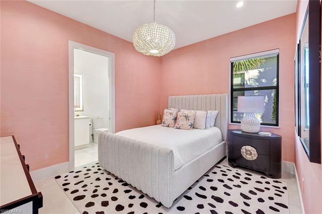 3124 Livorno LN, Naples, FL 34114