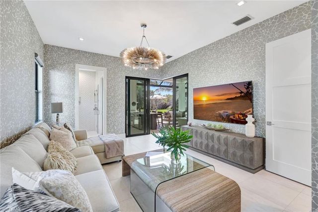 3124 Livorno LN, Naples, FL 34114