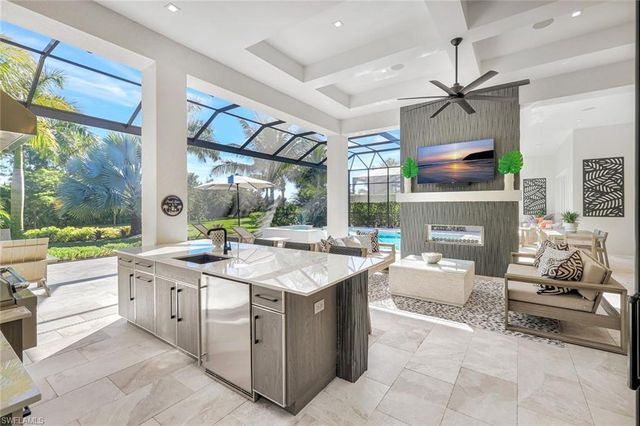 3124 Livorno LN, Naples, FL 34114