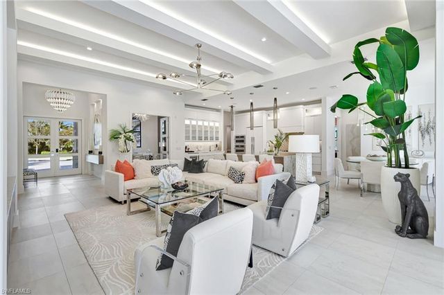 3124 Livorno LN, Naples, FL 34114