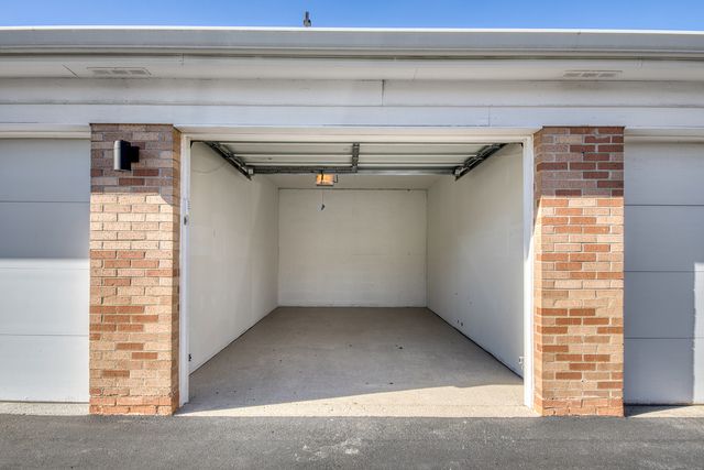 18310 Robin Lane D2, Homewood, IL 60430