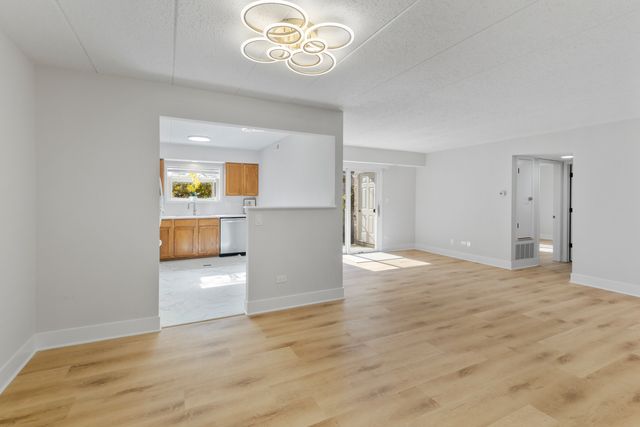 18310 Robin Lane D2, Homewood, IL 60430