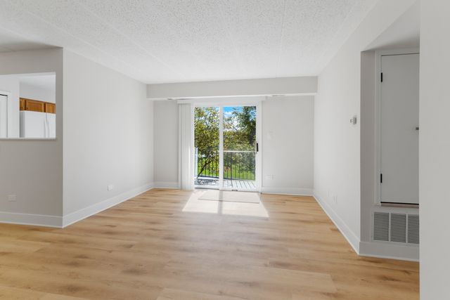 18310 Robin Lane D2, Homewood, IL 60430