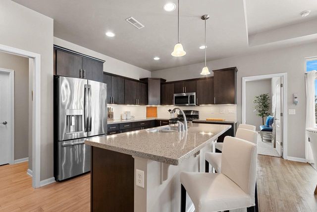 3655 WOODS EDGE WAY, De Pere, WI 54115