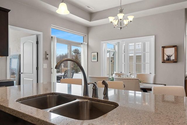 3655 WOODS EDGE WAY, De Pere, WI 54115