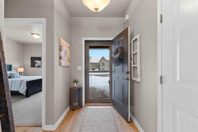 3655 WOODS EDGE WAY, De Pere, WI 54115