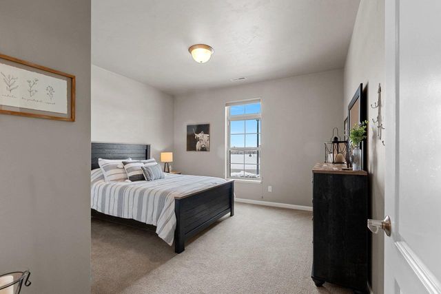 3655 WOODS EDGE WAY, De Pere, WI 54115