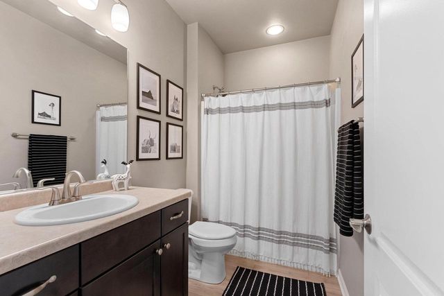 3655 WOODS EDGE WAY, De Pere, WI 54115