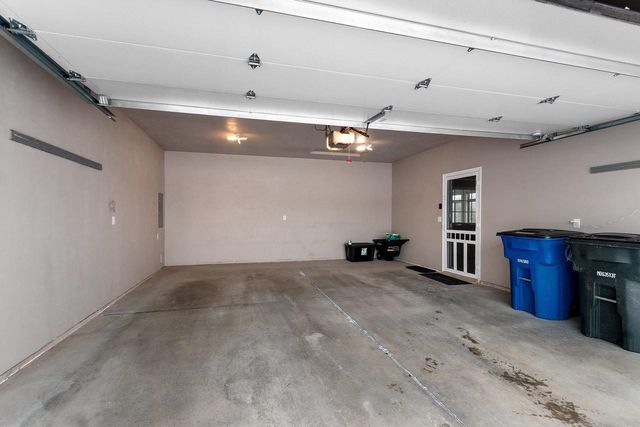 3655 WOODS EDGE WAY, De Pere, WI 54115