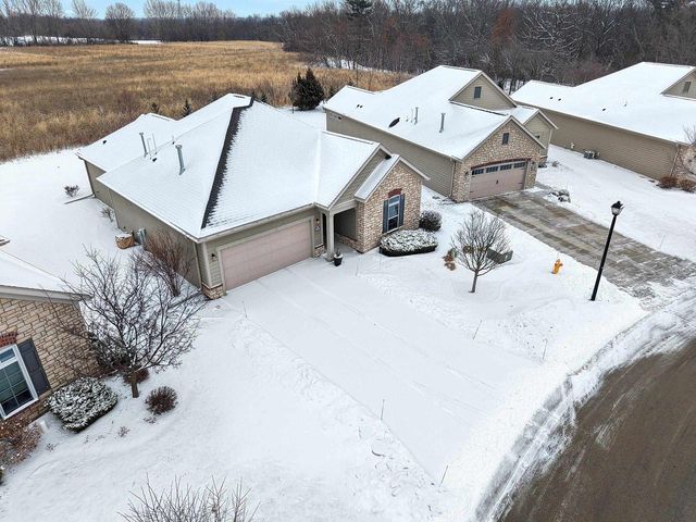 3655 WOODS EDGE WAY, De Pere, WI 54115