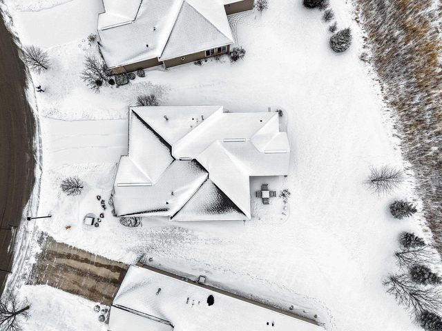 3655 WOODS EDGE WAY, De Pere, WI 54115