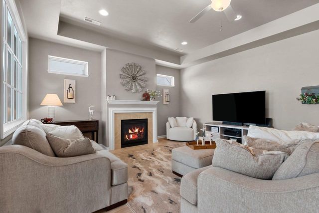 3655 WOODS EDGE WAY, De Pere, WI 54115