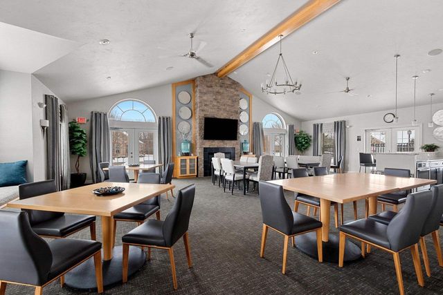 3655 WOODS EDGE WAY, De Pere, WI 54115