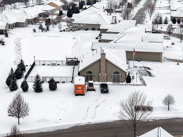 3655 WOODS EDGE WAY, De Pere, WI 54115