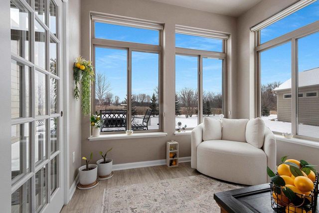 3655 WOODS EDGE WAY, De Pere, WI 54115