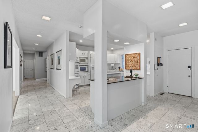 30 Grouse Lane, Woodbridge, CT 06525