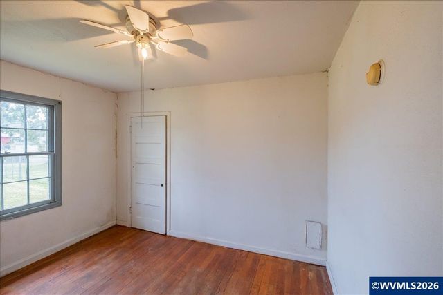 1132 2nd Av, Sweet Home, OR 97386