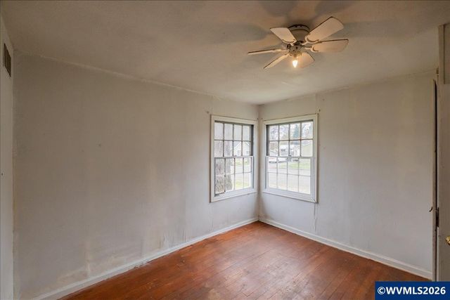 1132 2nd Av, Sweet Home, OR 97386