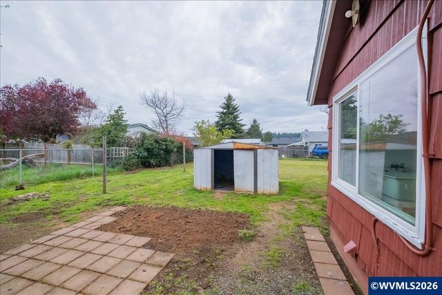 1132 2nd Av, Sweet Home, OR 97386