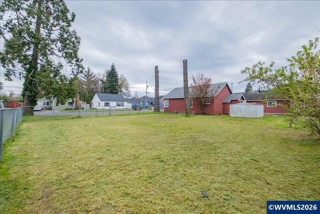 1132 2nd Av, Sweet Home, OR 97386