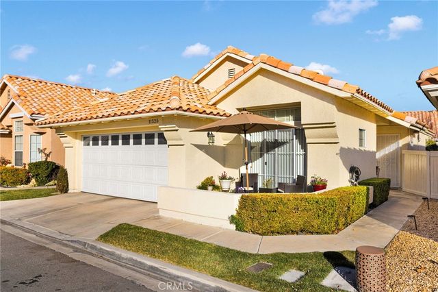 11525 Mountian Meadow, Apple Valley, CA 92308