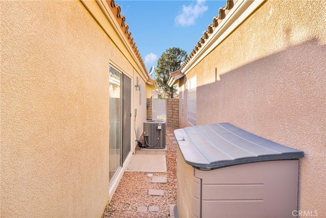 11525 Mountian Meadow, Apple Valley, CA 92308