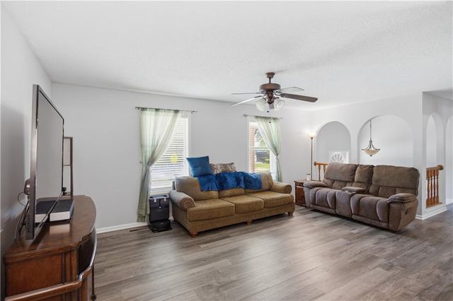 2300 NW 84th Terrace, Kansas City, MO 64154
