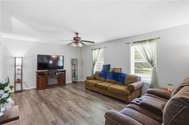 2300 NW 84th Terrace, Kansas City, MO 64154