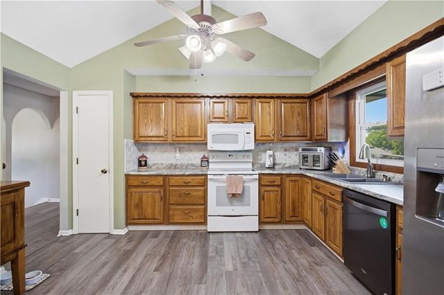 2300 NW 84th Terrace, Kansas City, MO 64154