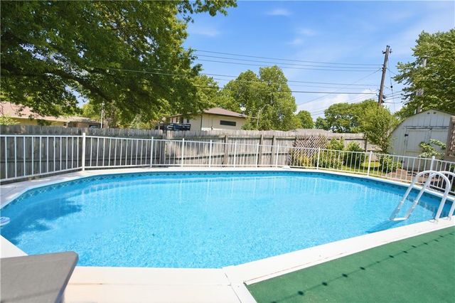 2300 NW 84th Terrace, Kansas City, MO 64154