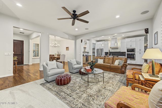 2950 E DERRINGER Way, Gilbert, AZ 85297